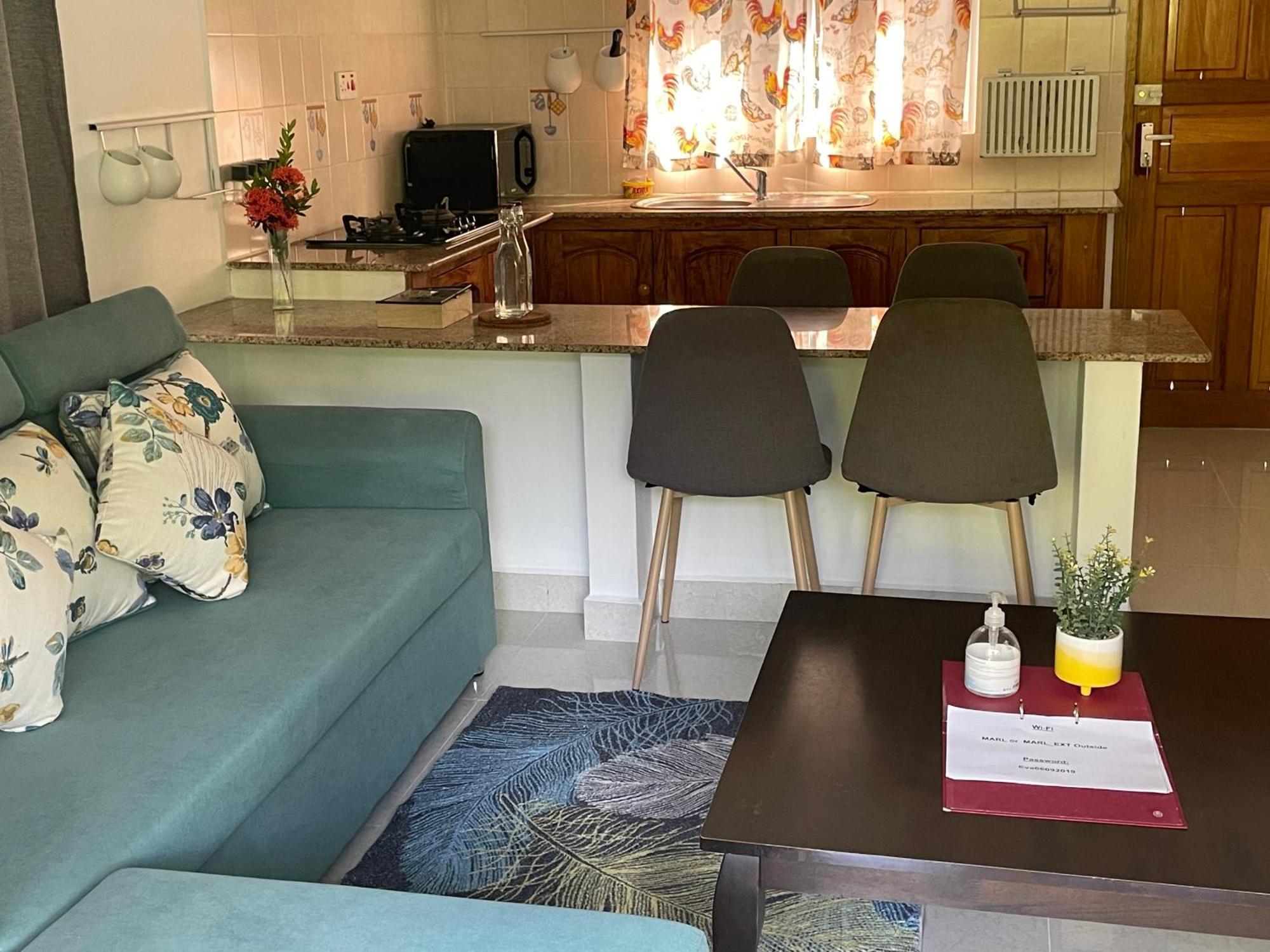 Marl Self Catering Villa Pointe La Rue Exterior photo