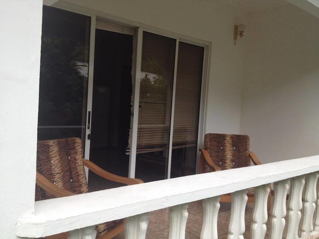 Marl Self Catering Villa Pointe La Rue Exterior photo