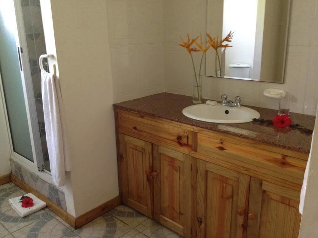 Marl Self Catering Villa Pointe La Rue Exterior photo